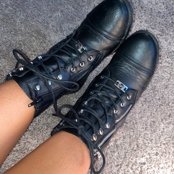 Michael Kors Boots - Picture 8 of 8